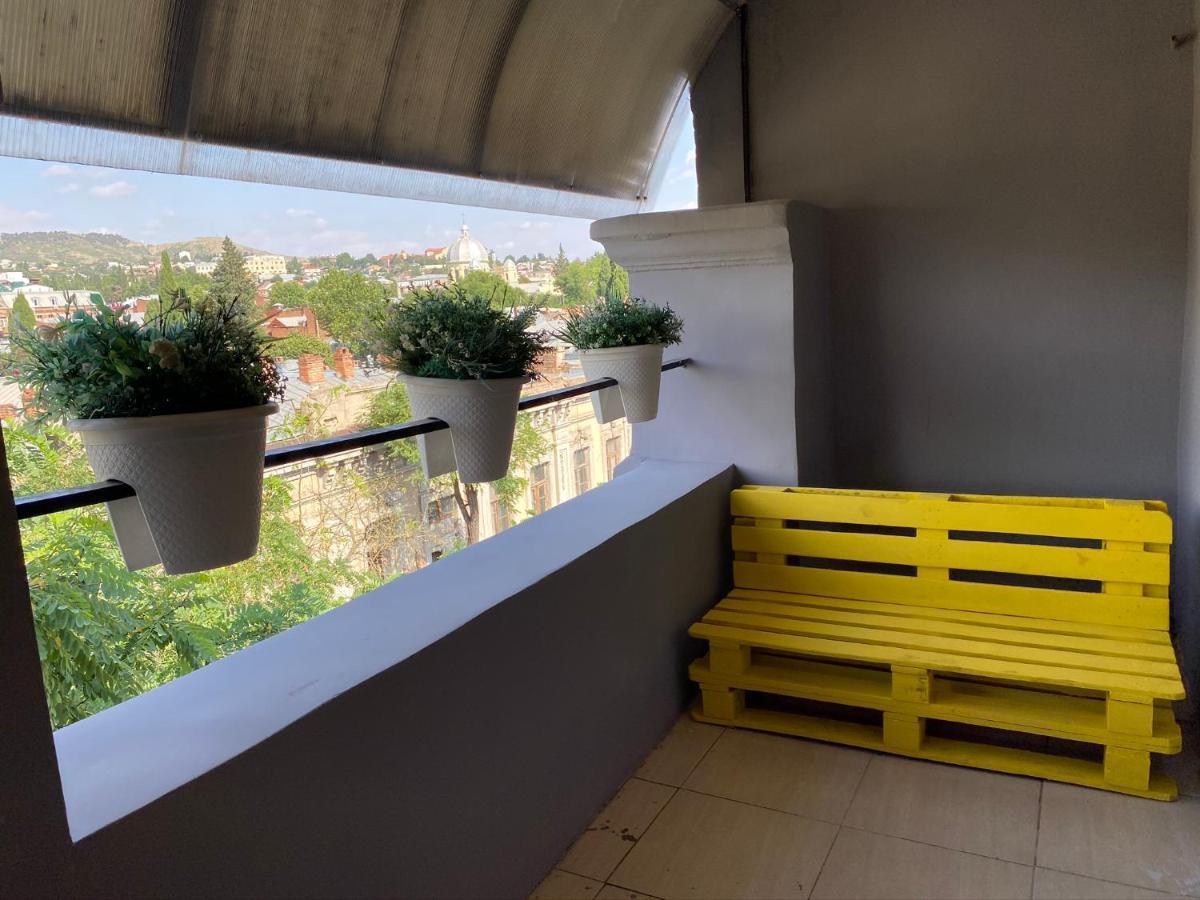 Red Door Apartment Tbilisi Exterior photo
